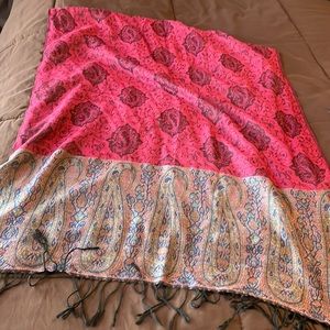 Reversible scarf wrap